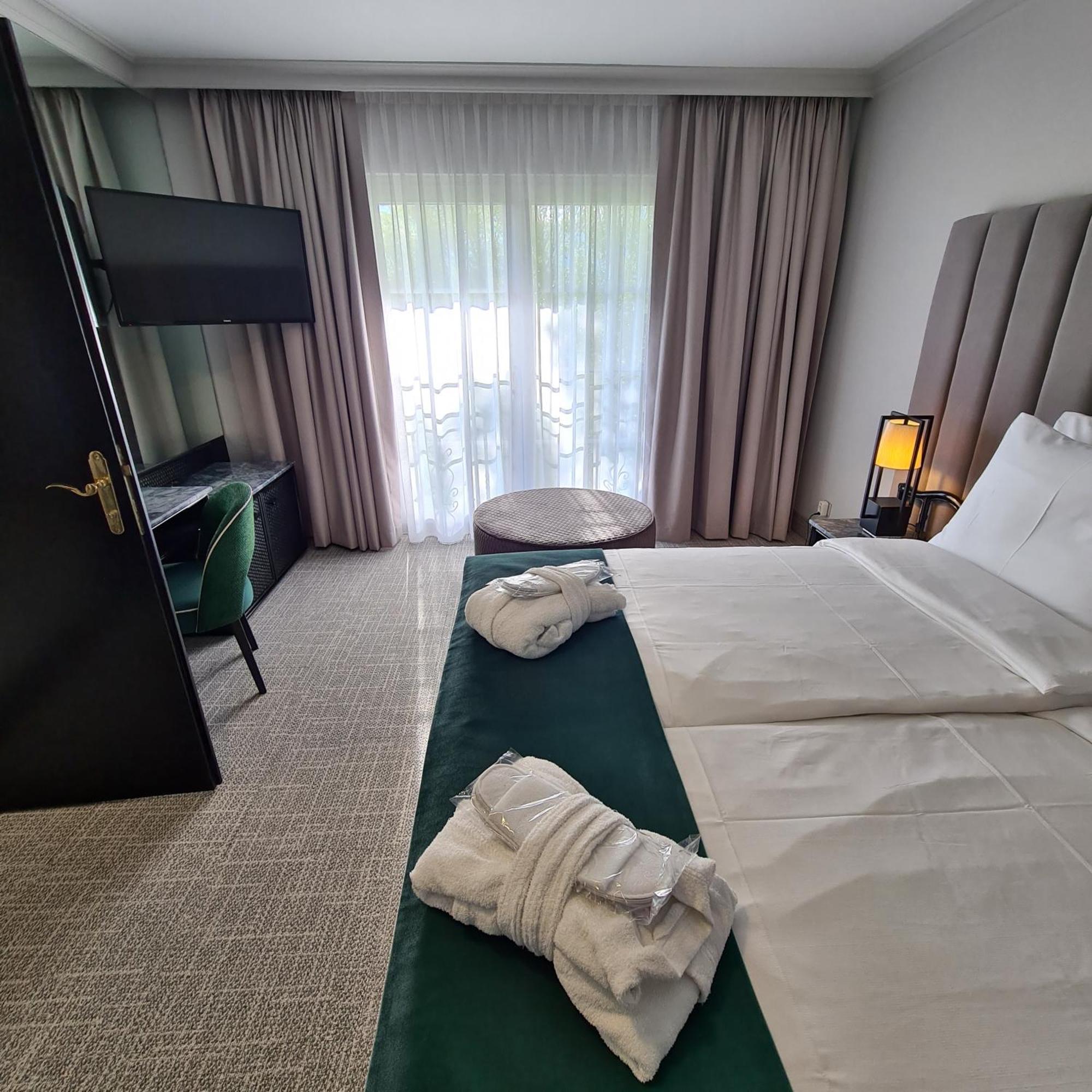 Eventhotel Pyramide Vösendorf Eksteriør billede